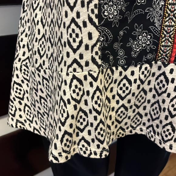 Anthropologie AKEMI + KIN Splitneck Ikat Tee - Picture 3 of 9